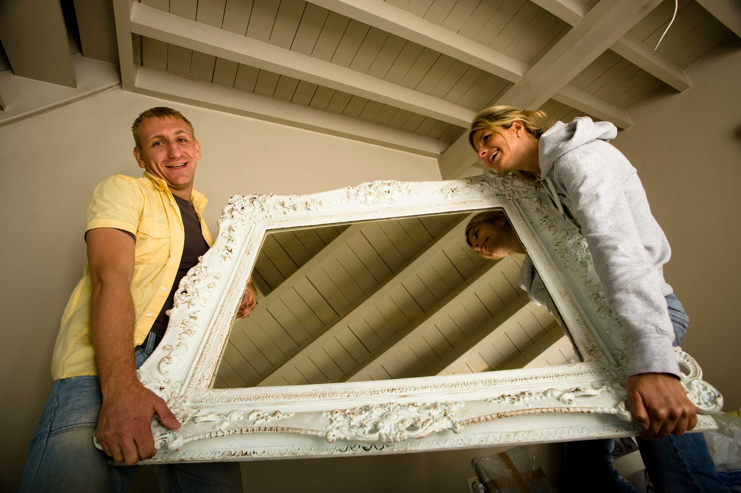 Choosing the Perfect Frame for Your Mirror Art